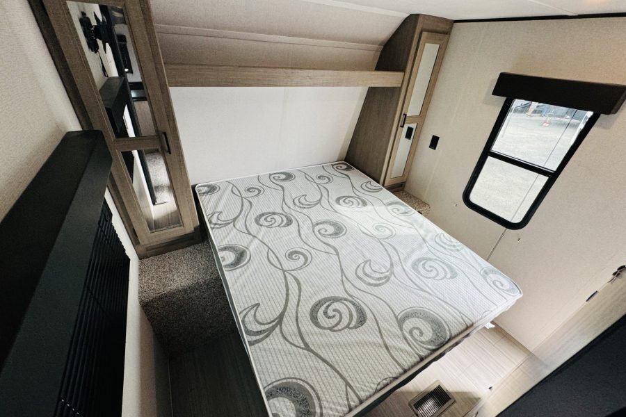 Travel Trailer – 1 Slide Out Hideout 272BH