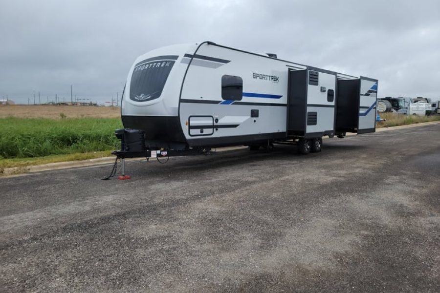 Travel Trailer – 3 Slide Out Sporttrek 327VIK