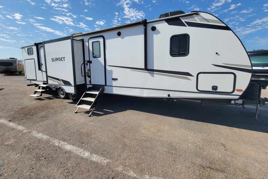 Travel Trailer – 3 Slide Out Sunset Trail 331BH