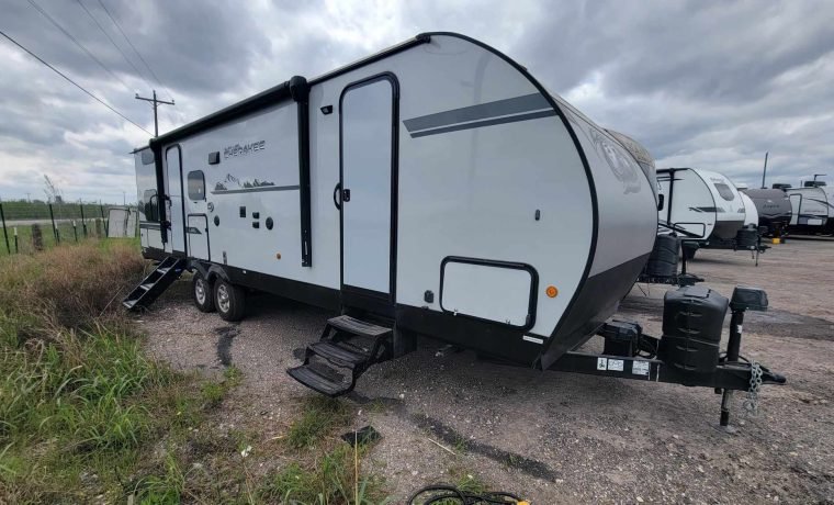 Travel Trailer – 1 Slide Out Cherokee Wolf Black Label 264DBH