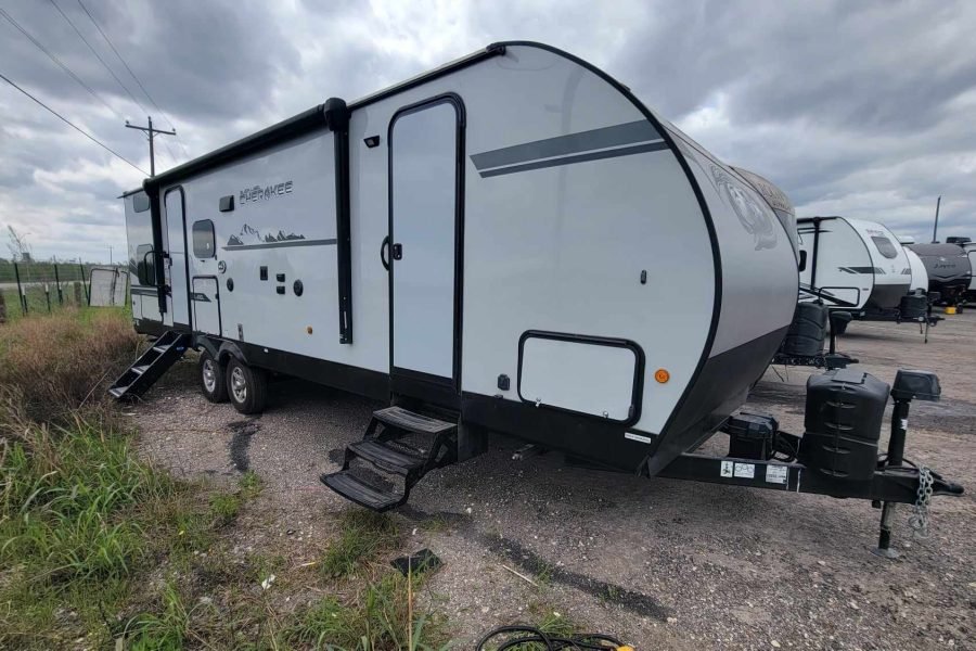 Travel Trailer – 1 Slide Out Cherokee Wolf Black Label 264DBH